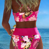 Bikini sa kontrastnim cvetnim isecanjima