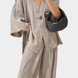 Eli | Oversize set – top sa V izrezom i ravne pantalone