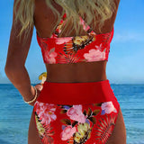 Bikini sa kontrastnim cvetnim isecanjima