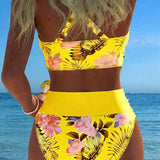 Bikini sa kontrastnim cvetnim isecanjima