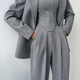 Elegancija | Odelo blejzer od tri dela sa reverom