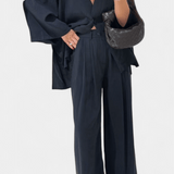 Eli | Oversize set – top sa V izrezom i ravne pantalone