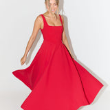 Amelia | Elegancija u haljini midi koja se prelama